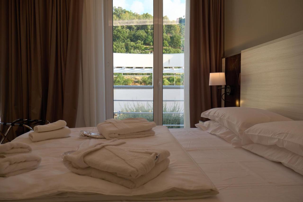 Sestante Marina Motel Capo dʼOrlando Екстериор снимка