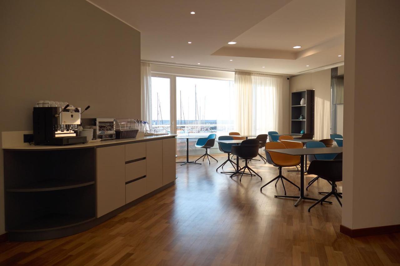 Sestante Marina Motel Capo dʼOrlando Екстериор снимка