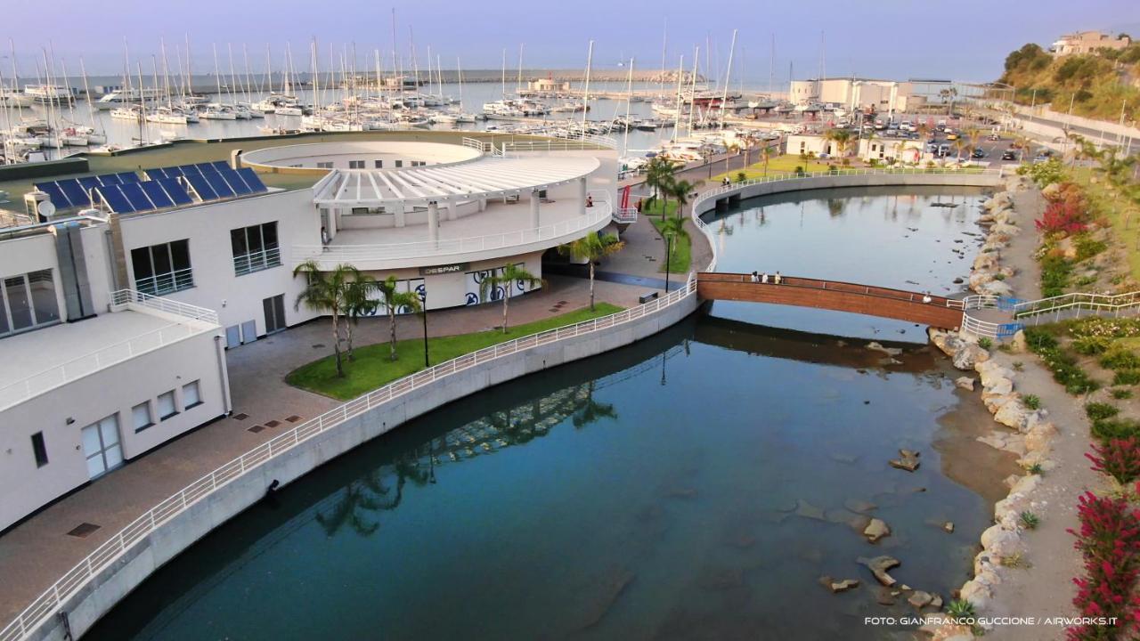 Sestante Marina Motel Capo dʼOrlando Екстериор снимка