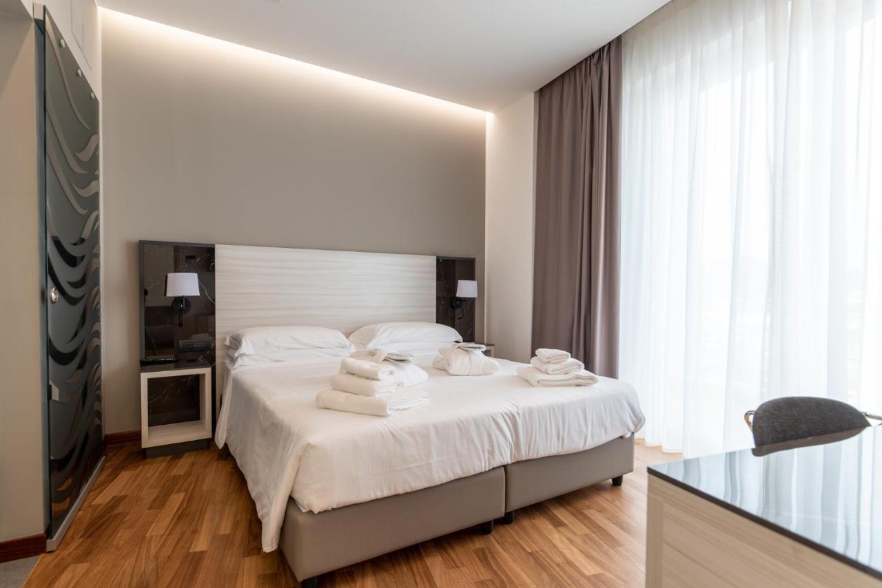 Sestante Marina Motel Capo dʼOrlando Екстериор снимка