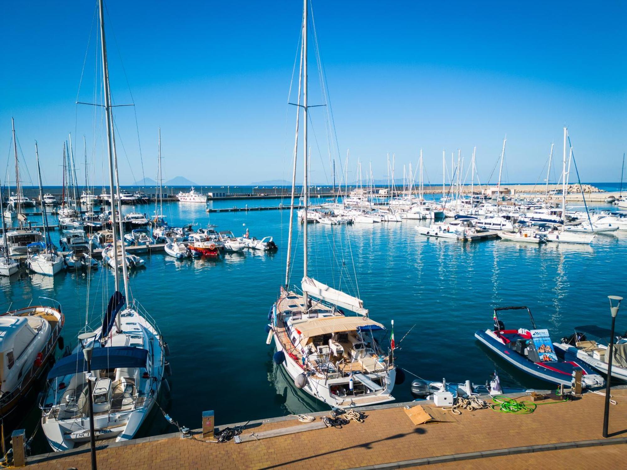 Sestante Marina Motel Capo dʼOrlando Екстериор снимка